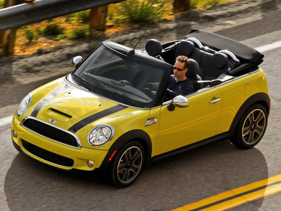  Mini Cooper S Cabrio 2009 года  (US) (фото 2 из 19)